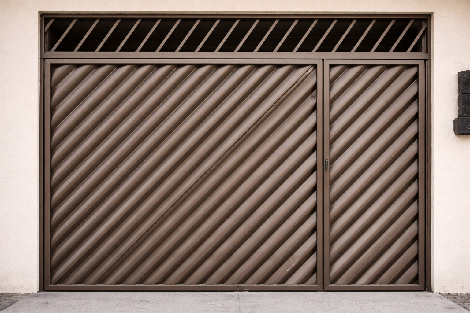 Portao tubular com chapa